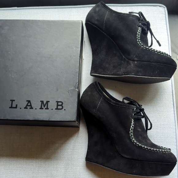 L.A.M.B. Nate blk suede booties sz 9.5 - Picture 3 of 8